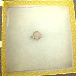 Kendra Scott Ring Light pink.